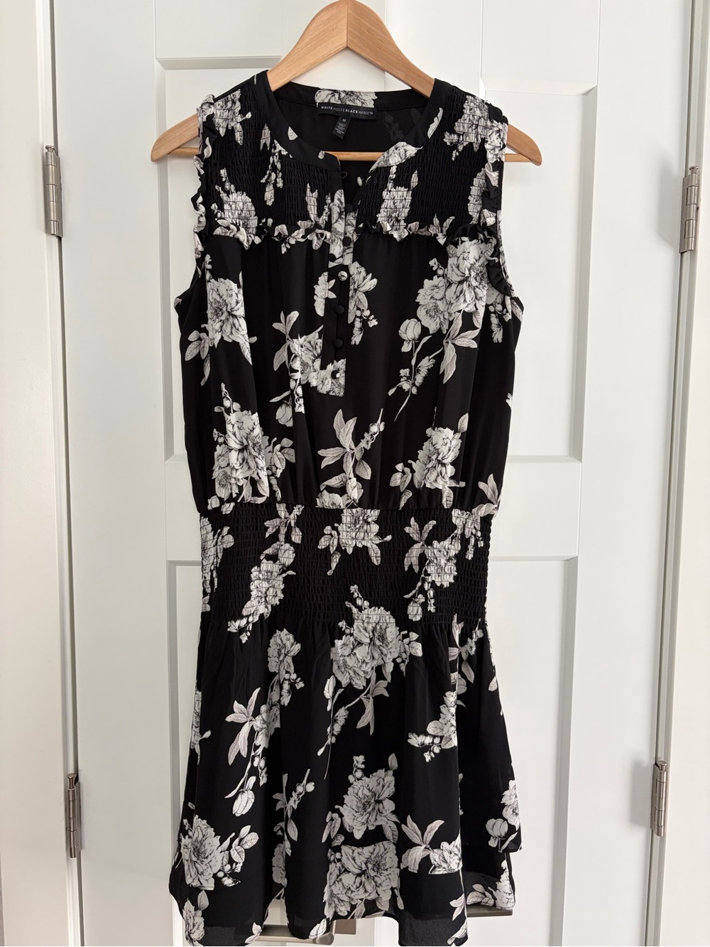 White House Black Market Black Floral Sleeveless Smocked-Waist Dress